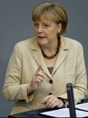 Angela Merkel fena yakalandı! 4