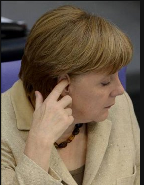 Angela Merkel fena yakalandı! 7