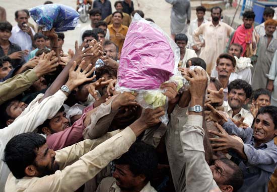 Pakistan sular altında 12