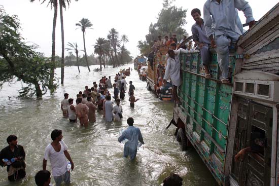 Pakistan sular altında 27