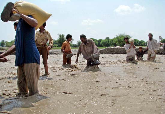 Pakistan sular altında 7
