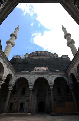 Nuruosmaniye Camiinin altından su terazisi çıktı 17