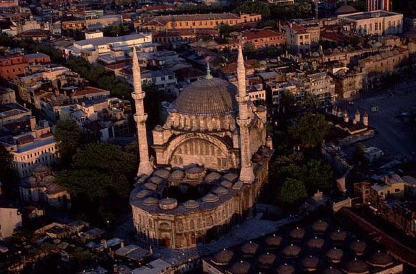 Nuruosmaniye Camiinin altından su terazisi çıktı 2