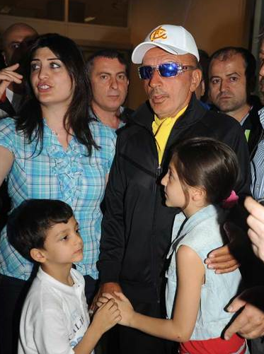 Survivor Mustafa'yı böyle karşıladılar 1