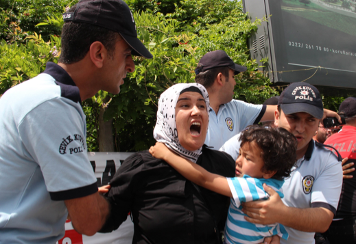 Aile boyu çok çılgın bir eylem! 13