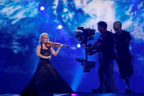 Eurovision yarı finaline nineler geldi 7