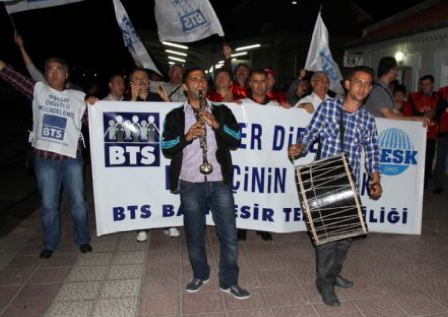 Memur grev yaptı, hayat durdu 12