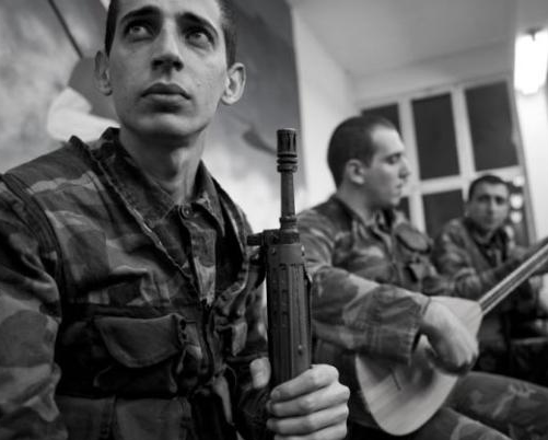 Yapımcılarıyla davalık olan ünlüler 12