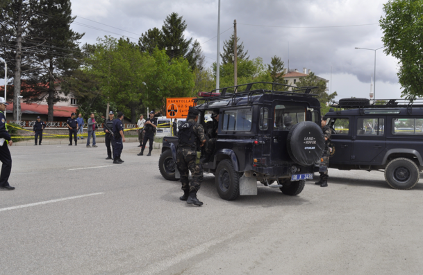 Bombalı araçla saldırıdan fotoğraflar 8
