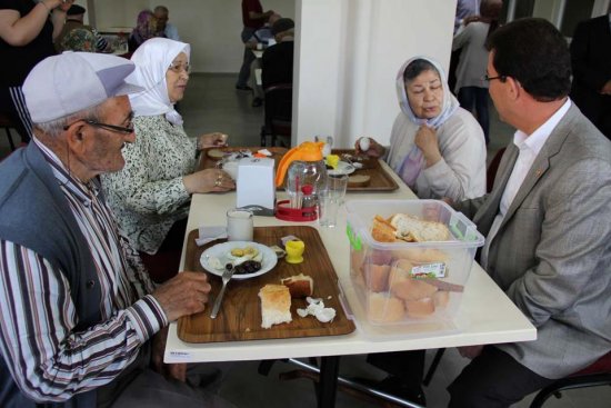 İsteyene kendi evinde bakım hizmeti 1