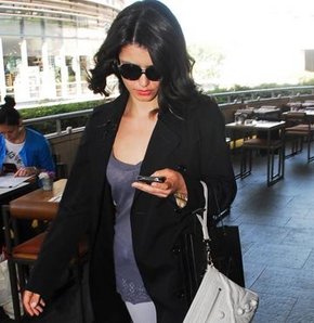 Beren Saat 1