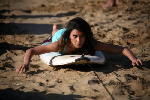 Beren Saat 25