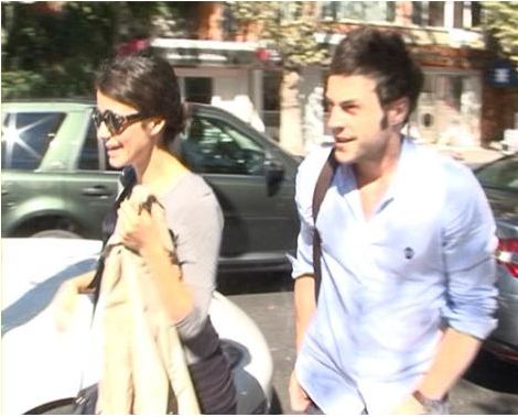 Beren Saat 28
