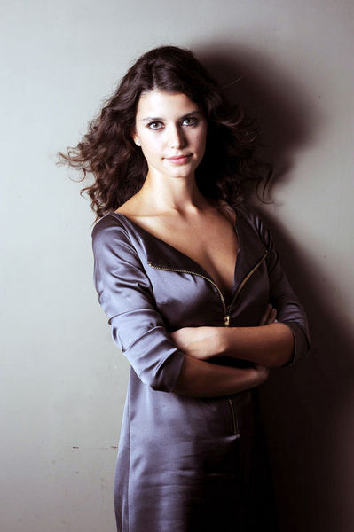 Beren Saat 4