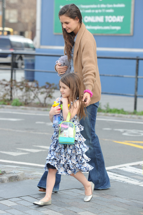 Katie Holmes 43