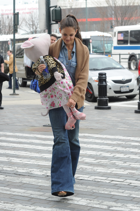 Katie Holmes 46