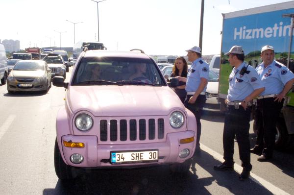 "Cicişler" trafiği felç etti 17