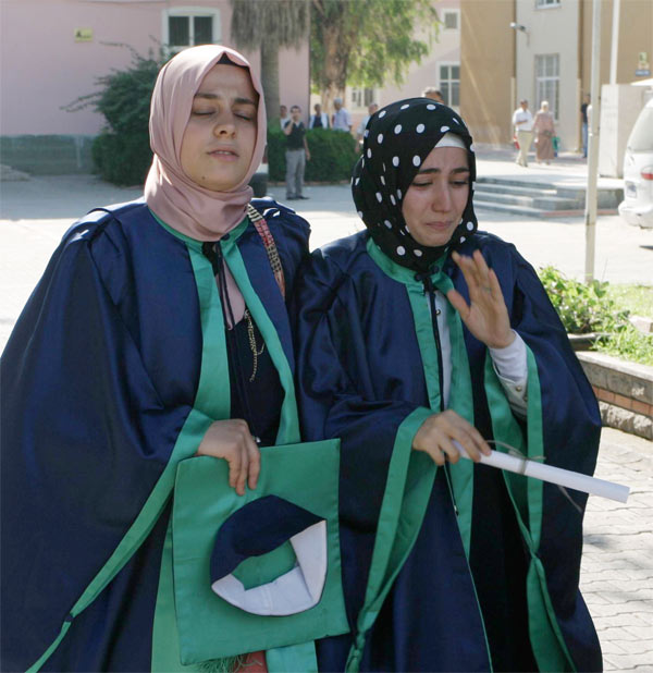 Başörtülü okul birincisine ödül verilmedi 1