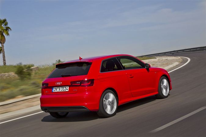 2013 Audi A3: Premium kompakt sınıfının gözbebeği Audi A3 yenilend.. 11