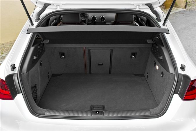 2013 Audi A3: Premium kompakt sınıfının gözbebeği Audi A3 yenilend.. 117