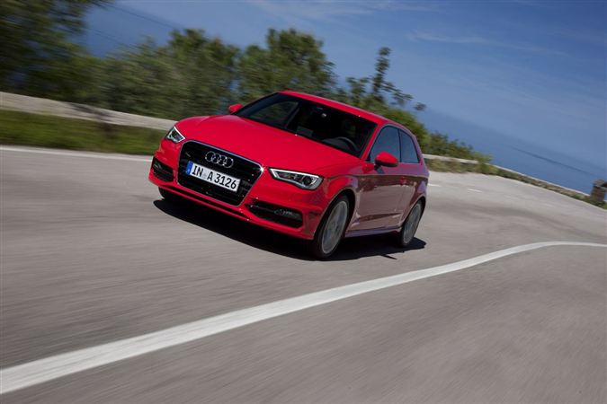 2013 Audi A3: Premium kompakt sınıfının gözbebeği Audi A3 yenilend.. 15