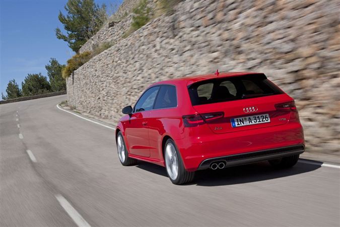 2013 Audi A3: Premium kompakt sınıfının gözbebeği Audi A3 yenilend.. 22