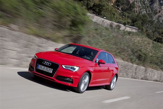 2013 Audi A3: Premium kompakt sınıfının gözbebeği Audi A3 yenilend.. 24