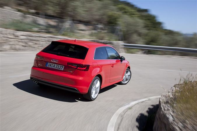 2013 Audi A3: Premium kompakt sınıfının gözbebeği Audi A3 yenilend.. 25