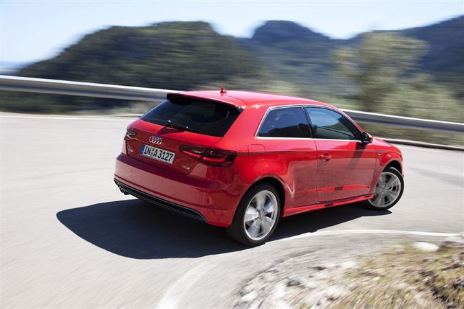 2013 Audi A3: Premium kompakt sınıfının gözbebeği Audi A3 yenilend.. 26