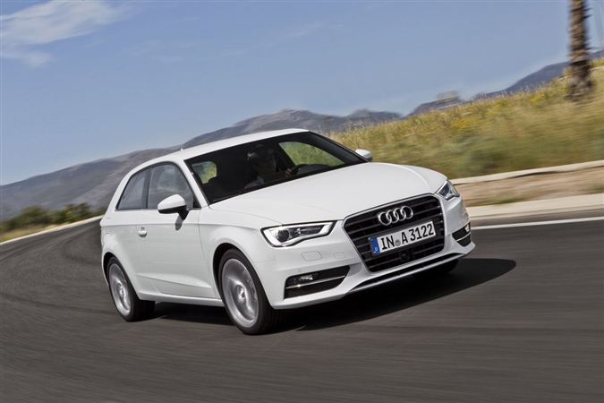 2013 Audi A3: Premium kompakt sınıfının gözbebeği Audi A3 yenilend.. 3