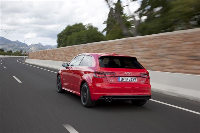 2013 Audi A3: Premium kompakt sınıfının gözbebeği Audi A3 yenilend.. 30
