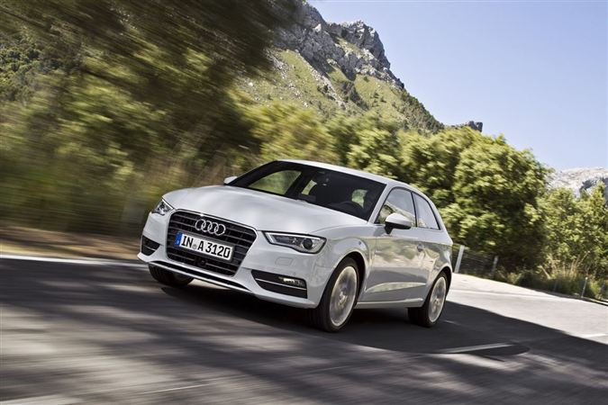 2013 Audi A3: Premium kompakt sınıfının gözbebeği Audi A3 yenilend.. 35