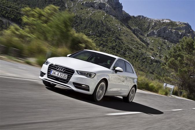 2013 Audi A3: Premium kompakt sınıfının gözbebeği Audi A3 yenilend.. 36