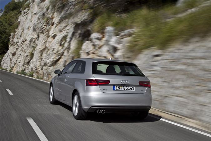 2013 Audi A3: Premium kompakt sınıfının gözbebeği Audi A3 yenilend.. 41