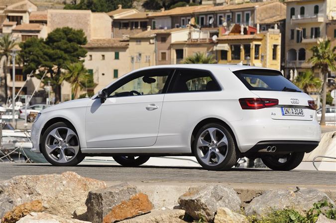 2013 Audi A3: Premium kompakt sınıfının gözbebeği Audi A3 yenilend.. 49