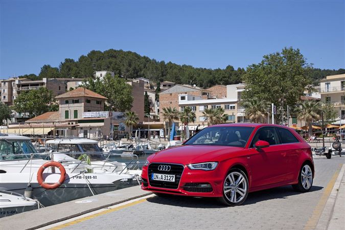 2013 Audi A3: Premium kompakt sınıfının gözbebeği Audi A3 yenilend.. 51