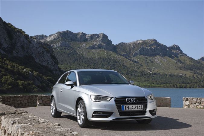 2013 Audi A3: Premium kompakt sınıfının gözbebeği Audi A3 yenilend.. 55