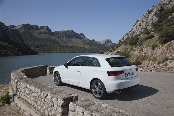 2013 Audi A3: Premium kompakt sınıfının gözbebeği Audi A3 yenilend.. 58