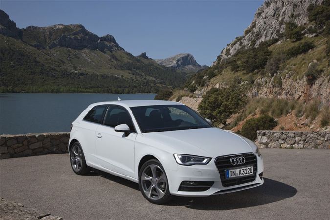 2013 Audi A3: Premium kompakt sınıfının gözbebeği Audi A3 yenilend.. 61