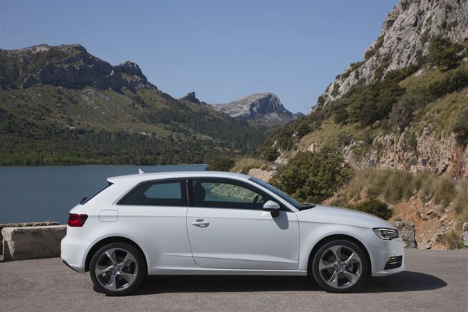 2013 Audi A3: Premium kompakt sınıfının gözbebeği Audi A3 yenilend.. 62