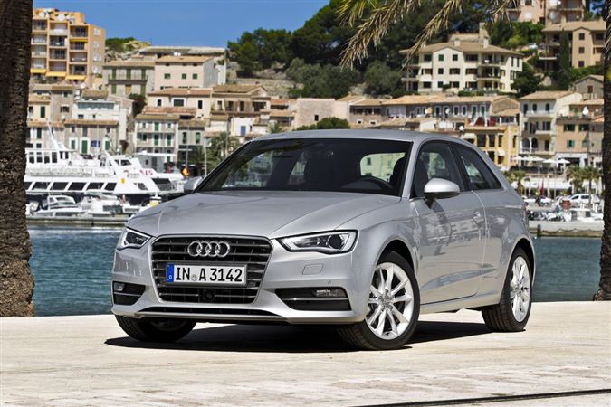 2013 Audi A3: Premium kompakt sınıfının gözbebeği Audi A3 yenilend.. 75