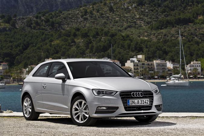 2013 Audi A3: Premium kompakt sınıfının gözbebeği Audi A3 yenilend.. 76