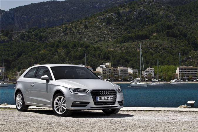 2013 Audi A3: Premium kompakt sınıfının gözbebeği Audi A3 yenilend.. 77
