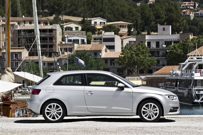 2013 Audi A3: Premium kompakt sınıfının gözbebeği Audi A3 yenilend.. 80