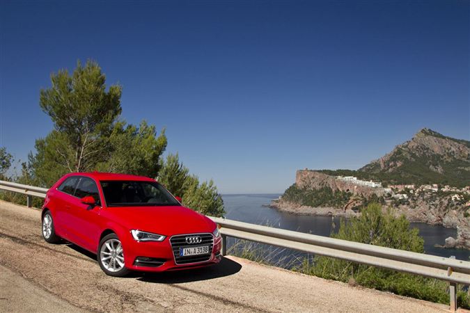 2013 Audi A3: Premium kompakt sınıfının gözbebeği Audi A3 yenilend.. 83