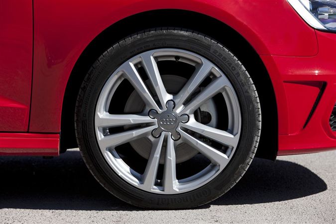 2013 Audi A3: Premium kompakt sınıfının gözbebeği Audi A3 yenilend.. 86