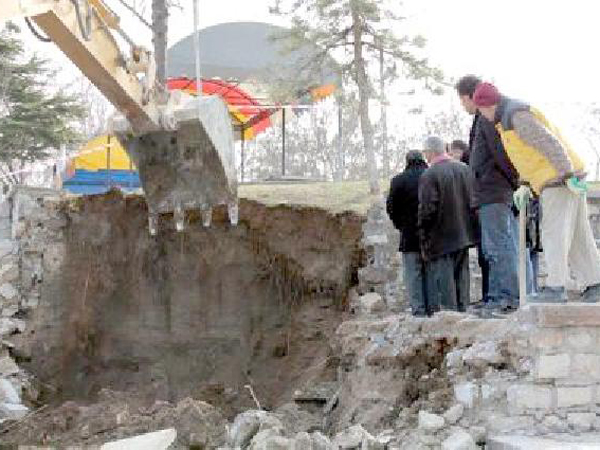 Tarihe büyük saygısızlık 1