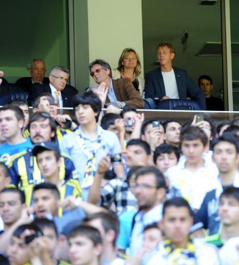 Kuyt F.Bahçe'ye imzayı attı 11