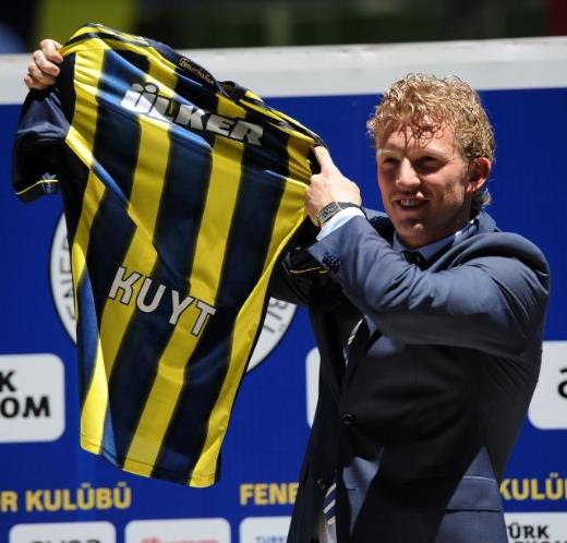 Kuyt F.Bahçe'ye imzayı attı 16