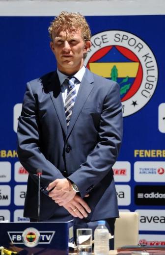 Kuyt F.Bahçe'ye imzayı attı 7
